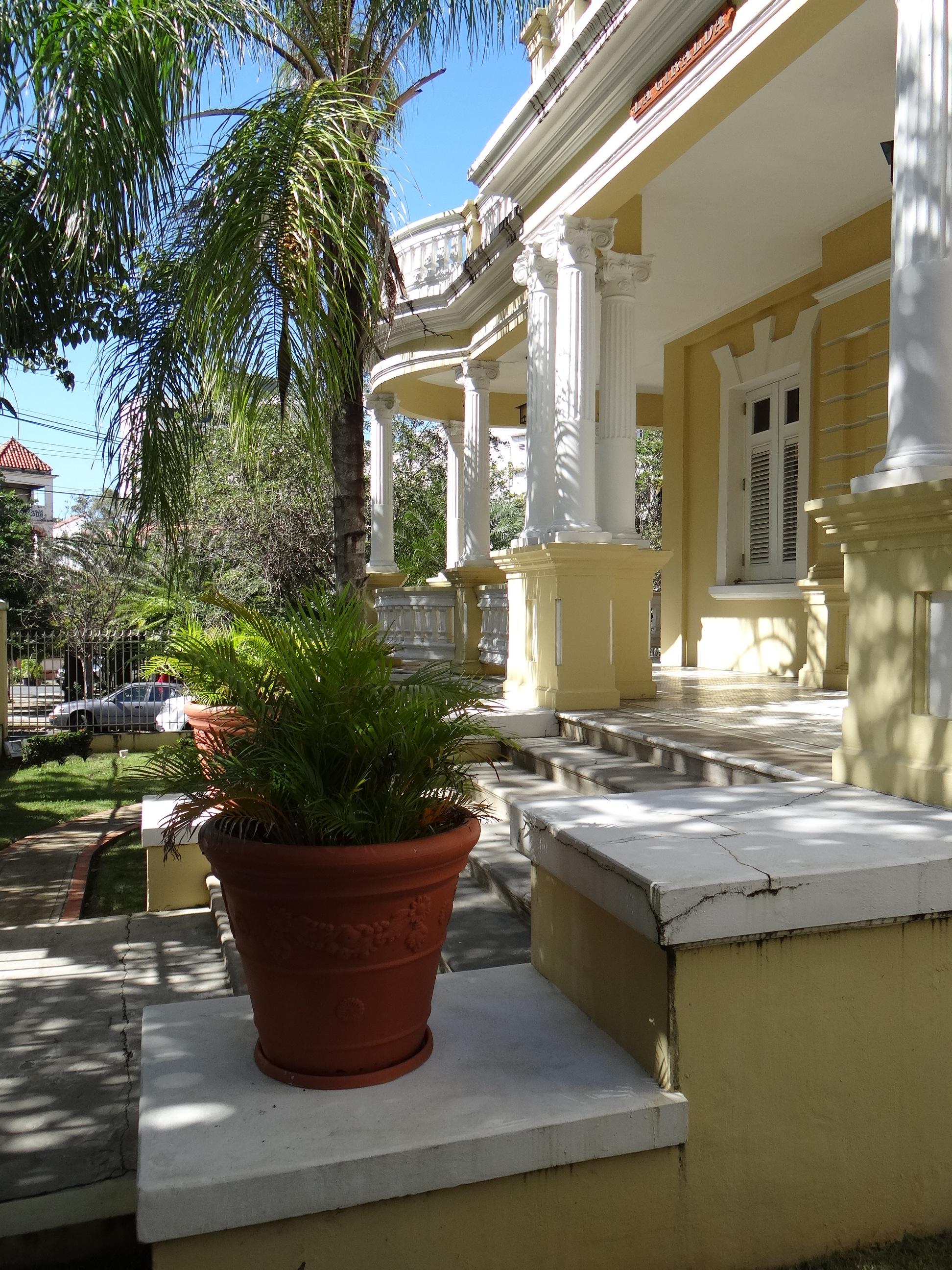 Casa La Giralda - Avenida Miramar, esquina calle Marti 651 - San Juan (Miramar) - 2014 00075
